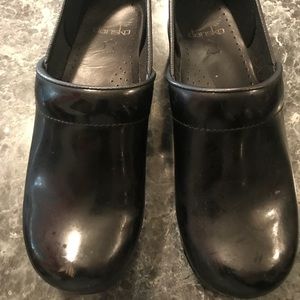 Dansko black shiny clogs